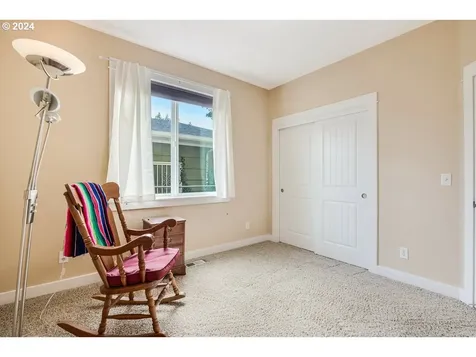 726 Se 166th Place Portland OR 97233