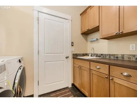 726 Se 166th Place Portland OR 97233