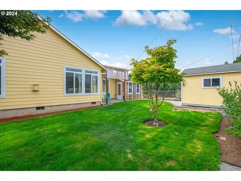 726 Se 166th Place Portland OR 97233