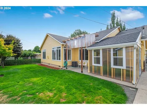 726 Se 166th Place Portland OR 97233