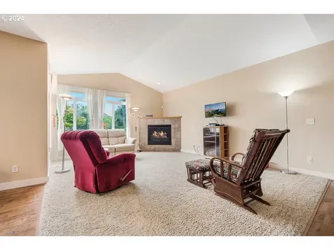 726 Se 166th Place Portland OR 97233