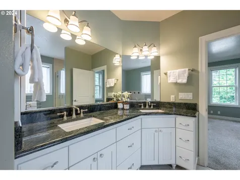 3665 Quail Meadow Way Eugene OR 97408