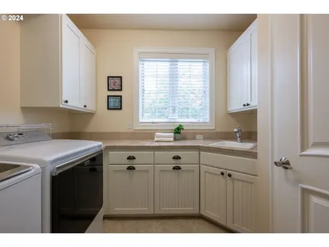 3665 Quail Meadow Way Eugene OR 97408