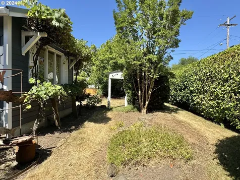 3284 5th Street Hubbard OR 97032