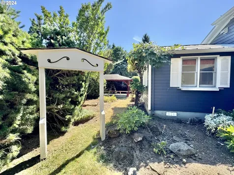 3284 5th Street Hubbard OR 97032