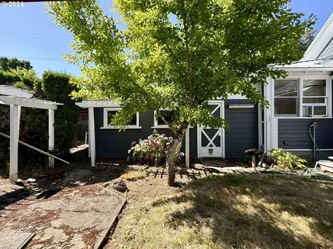 3284 5th Street Hubbard OR 97032