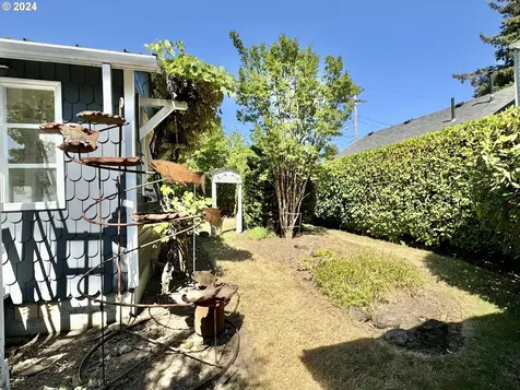 3284 5th Street Hubbard OR 97032