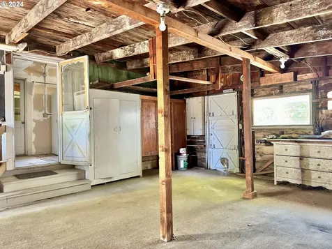 3284 5th Street Hubbard OR 97032