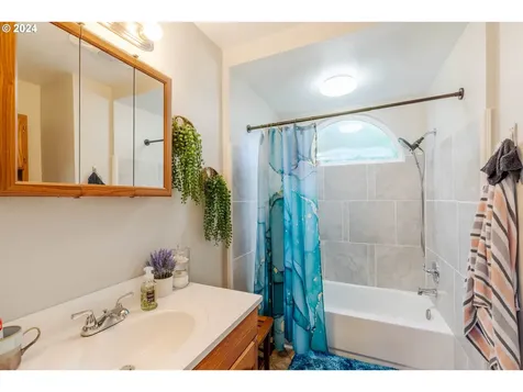 404 Yew Street Kelso WA 98626