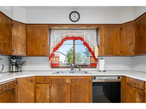 6716 Se 72nd Avenue Portland OR 97206