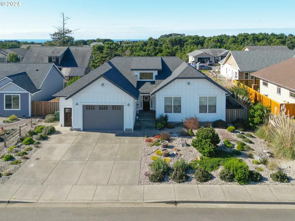 2684 Spinnaker Drive Bandon OR 97411