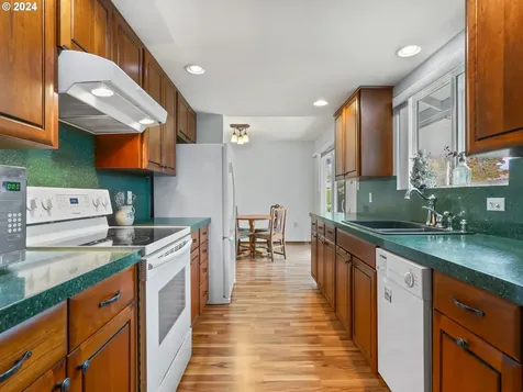 12365 SW King Richard Drive Portland OR 97224