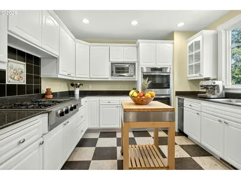 496 Beach Street Ashland OR 97520