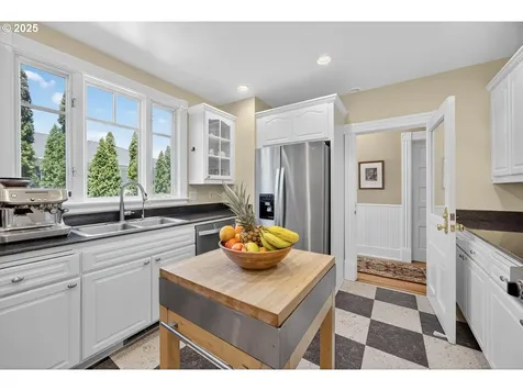 496 Beach Street Ashland OR 97520
