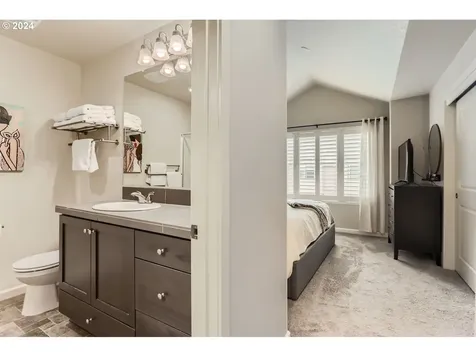 7399 NW Eleanor Avenue Portland OR 97229