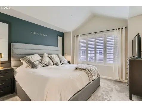 7399 NW Eleanor Avenue Portland OR 97229