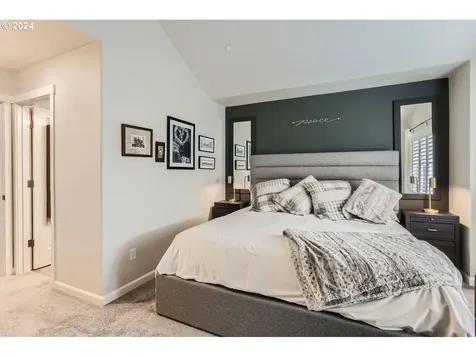 7399 NW Eleanor Avenue Portland OR 97229