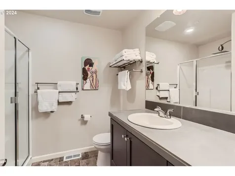 7399 NW Eleanor Avenue Portland OR 97229