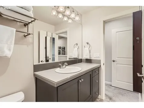 7399 NW Eleanor Avenue Portland OR 97229