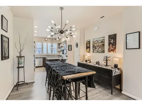 7399 NW Eleanor Avenue Portland OR 97229