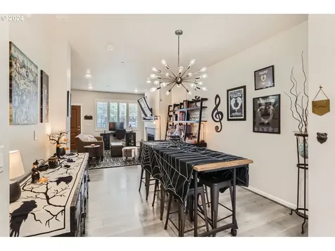 7399 NW Eleanor Avenue Portland OR 97229