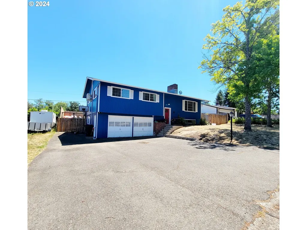 1679 Nw Le Mans Street Roseburg OR 97471