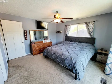 1679 Nw Le Mans Street Roseburg OR 97471