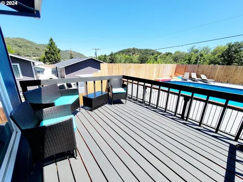 1679 Nw Le Mans Street Roseburg OR 97471