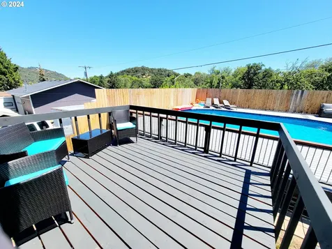 1679 Nw Le Mans Street Roseburg OR 97471