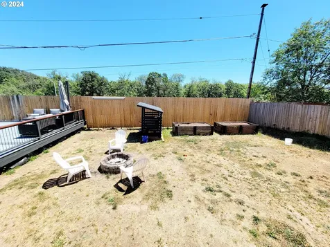 1679 Nw Le Mans Street Roseburg OR 97471