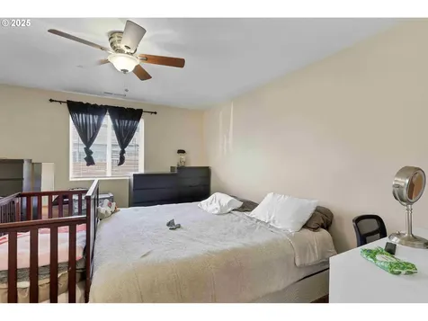 1284 Dahlia Street Woodburn OR 97071