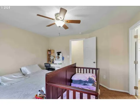 1284 Dahlia Street Woodburn OR 97071
