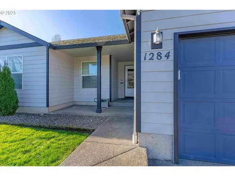 1284 Dahlia Street Woodburn OR 97071