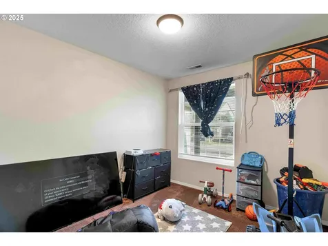 1284 Dahlia Street Woodburn OR 97071