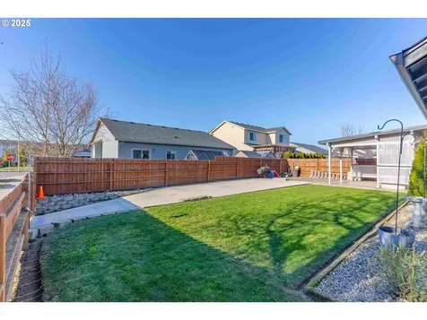 1284 Dahlia Street Woodburn OR 97071