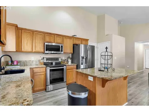 1284 Dahlia Street Woodburn OR 97071