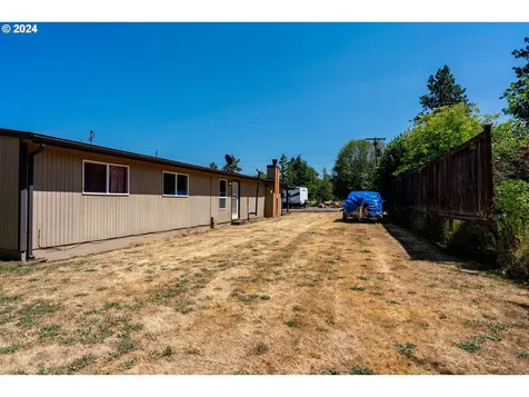 38801 Christopher Way Lebanon OR 97355