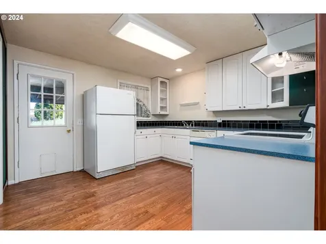 38801 Christopher Way Lebanon OR 97355