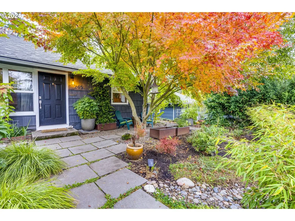 1245 SW Freeman Street Portland OR 97219