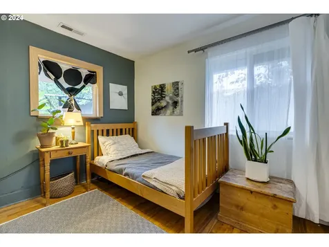 1245 SW Freeman Street Portland OR 97219