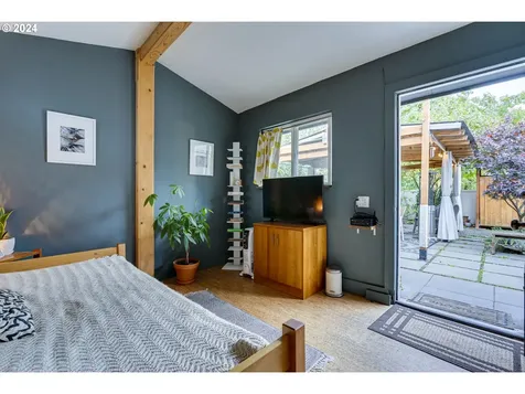 1245 SW Freeman Street Portland OR 97219