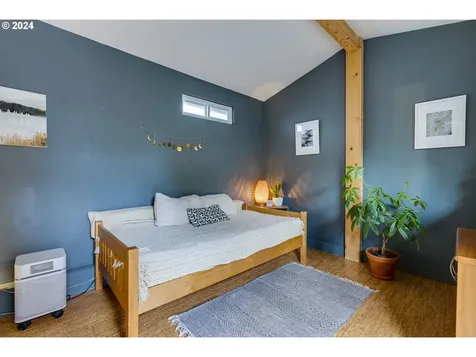 1245 SW Freeman Street Portland OR 97219