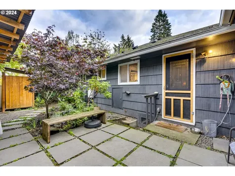 1245 SW Freeman Street Portland OR 97219
