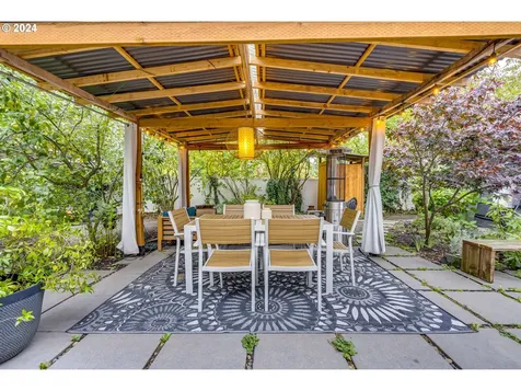 1245 SW Freeman Street Portland OR 97219