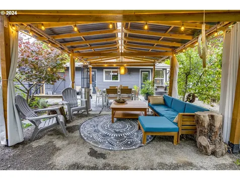 1245 SW Freeman Street Portland OR 97219