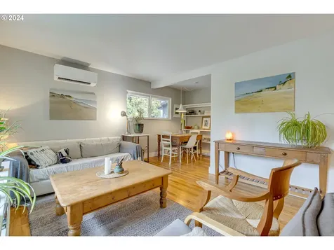 1245 SW Freeman Street Portland OR 97219