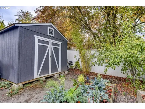 1245 SW Freeman Street Portland OR 97219