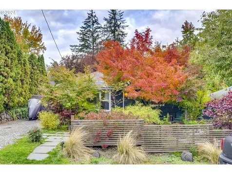 1245 SW Freeman Street Portland OR 97219
