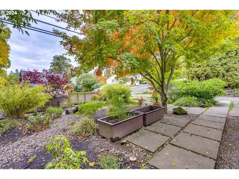 1245 SW Freeman Street Portland OR 97219