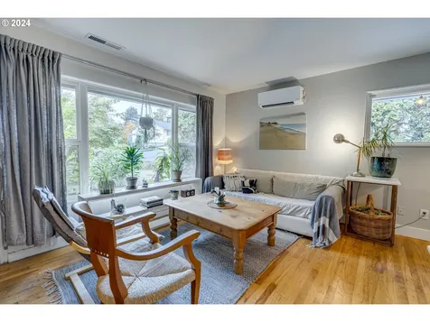 1245 SW Freeman Street Portland OR 97219